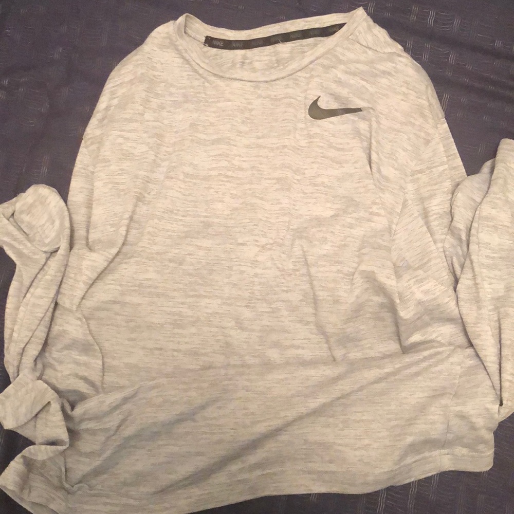 Men’s S Nike tee